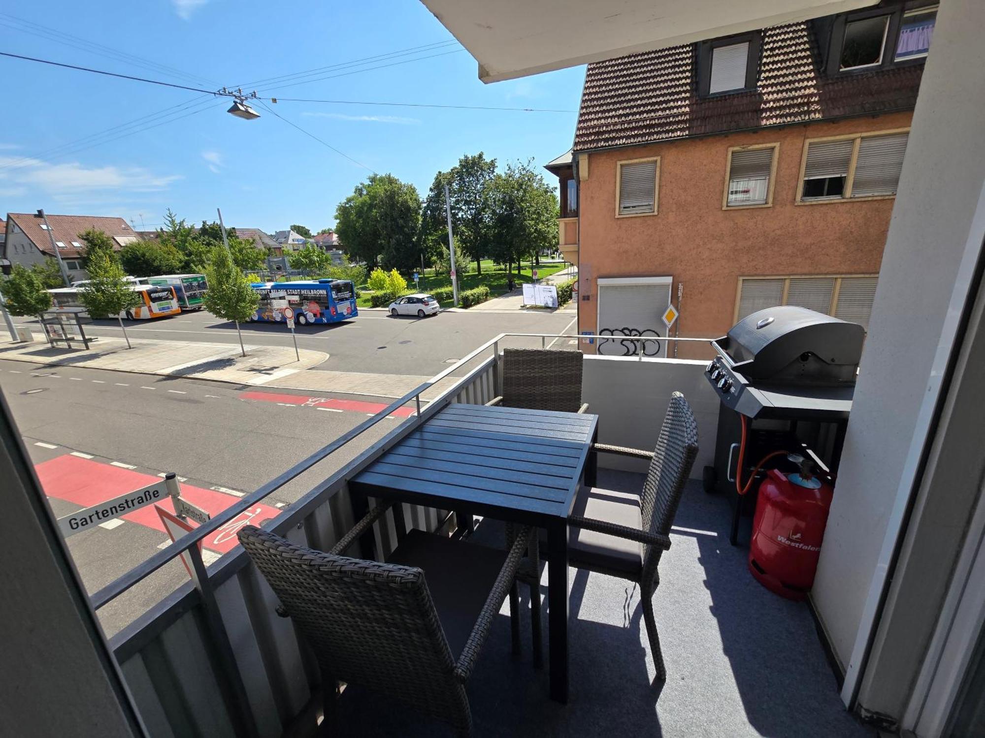 Unter Den Daechern Grillen In Bester Lage Innenstadt Stellplatz 海尔布隆 外观 照片